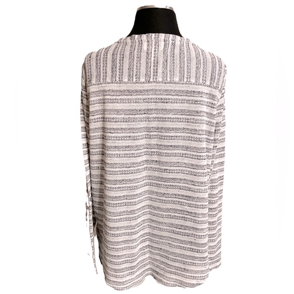 Tab Sleeve Popover Top - Picture 8 of 8